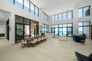 MAIN LIVINGROOM