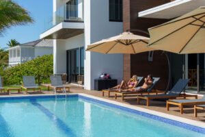 POOL SUNDECK